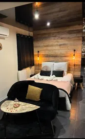 Air-conditioned Love Room with Balneo - Image 3
