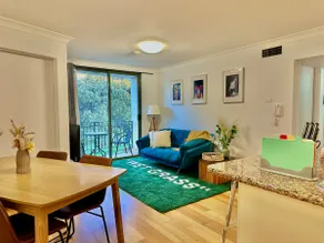 University Hall - Stylish 2BR APT Across from USYD - Image 4