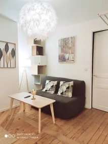 Warm 2-bedroom apartment in vintage style, *free street* - Image 3