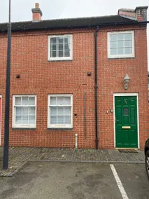 2 bed house - 2 mins from Town w. free parking - Image 3