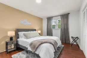 Cozy Bamboo | Fast WiFi | 65” TV | Full Kitchen - Image 5