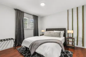 Cozy Bamboo | Fast WiFi | 65” TV | Full Kitchen - Image 4