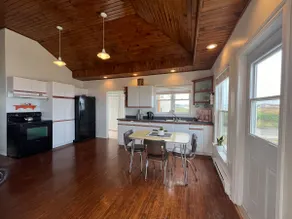 The Beach House - Grand Bank - Image 5