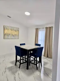 Deluxe Modern Home - Image 5