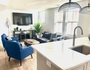 Annapolis Main Street Modern Apartment - Image 5