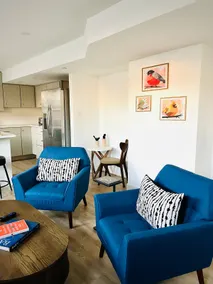 Annapolis Main Street Modern Apartment - Image 2