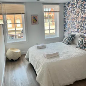 Annapolis Main Street Modern Apartment - Image 4