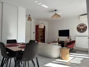 T3 60m², Tram à 100m, Parking, Clim, 2ch - Image 3