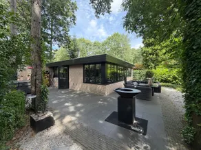 Wellness Jungle Oasis/Jacuzzi, Sauna & Charging Station - Image 4