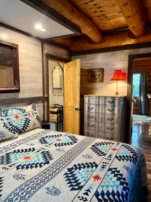 Waterfall View Cabin at White Buffalo Lodge - Image 4