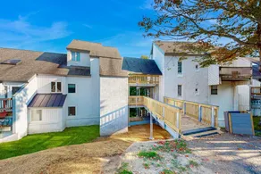 Convenient Skier-friendly 1BR condo, pool, hot tub - Image 3