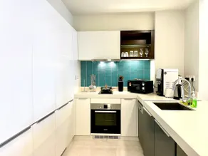 1BR Suite w/ KLCC View & Rooftop Bar - Image 3