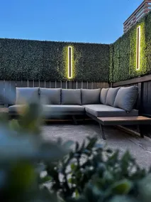 Chic 3 Bedrooms Getaway • Private Parking & Patio - Image 4