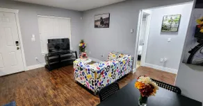 The Peaceful Getaway- Private Suite, separate entr - Image 2