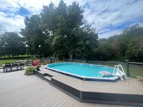 Stunning Farmhouse - Private Pool & Vintage Arcade - Image 3