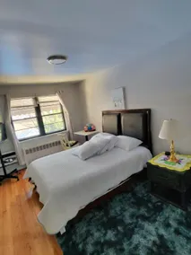 Spacious 2 Bedrooms | Parking | Close to Train/Bus - Image 3