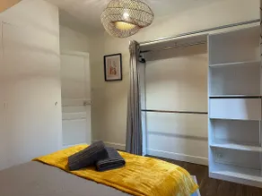 Between the Marais and the Cathedral, 85 m² - Image 4
