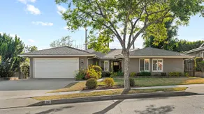 Modern 4BR Home - Private Yard - School Zone - Image 4