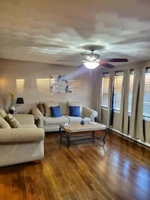 Hidden Gem.4/bedroom cozy home fenced in yard - Image 5