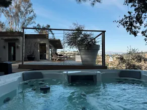 Secluded Luxury Retreat in LA - Image 2