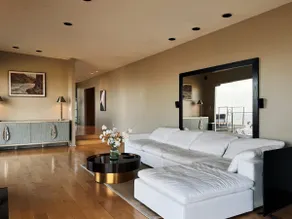 Secluded Luxury Retreat in LA - Image 5