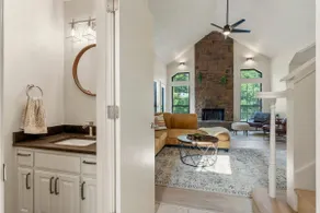 Turkey Mountain Bungalow by Tulsa Getaways - Image 5
