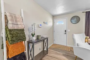 Beautiful & Comfortable Home in Central Point - Image 2