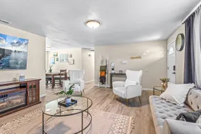 Beautiful & Comfortable Home in Central Point - Image 3