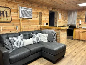 The Sawmill Cabin - Image 3