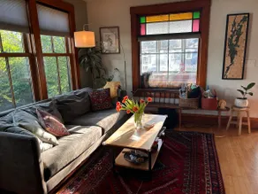 Cozy Apartment with Historic Charm - Image 5