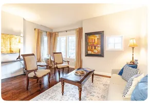 Spacious house for 14 |5BR| 6 Parkings |4Bath| - Image 5
