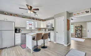 Modern Comfort •Bourbon Trail & Derby•Fenced yard - Image 3