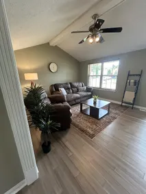 Modern Comfort •Bourbon Trail & Derby•Fenced yard - Image 2