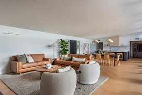 Exceptional home with stunning sea views - Image 2