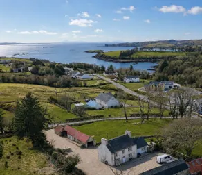Restored Wild Atlantic Way Farmhouse with sea view - Image 4
