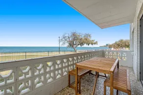 Direct Ocean Front Apartment - Image 3