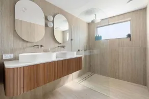Direct Ocean Front Apartment - Image 2