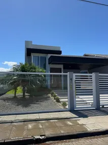 Luxury house with pool - Image 4