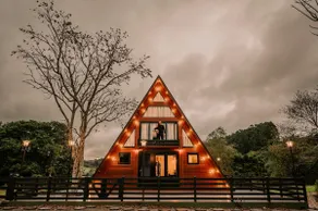 Cabin with natural pool - Image 2