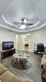Huge Charming 4Br Home - Image 2