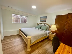 Convenient Family Suite | Private Parking + Shops - Image 4