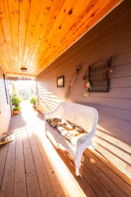 Red Hills Retreat — Upper Carriage House - Image 3