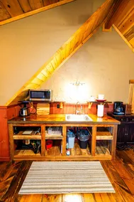 Red Hills Retreat — Upper Carriage House - Image 5