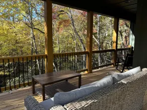 Peaceful Montreat Mountain Retreat - Image 3