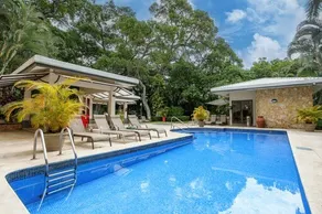Upscale Bohemian Oasis in San José - Image 3