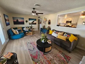 The zen den with jacuzzi, tiki bar & fire pit - Image 2