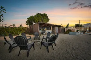 The zen den with jacuzzi, tiki bar & fire pit - Image 3