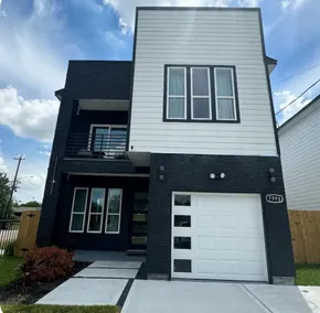 Home just minutes from Downtown,Airports - Image 2