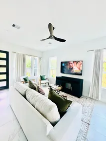 Home just minutes from Downtown,Airports - Image 3