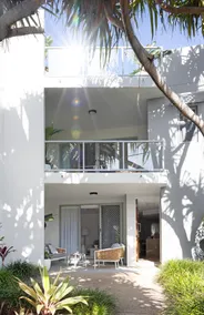 Opposite Coolum beach, 4 pools, Luxe Villa - Image 3